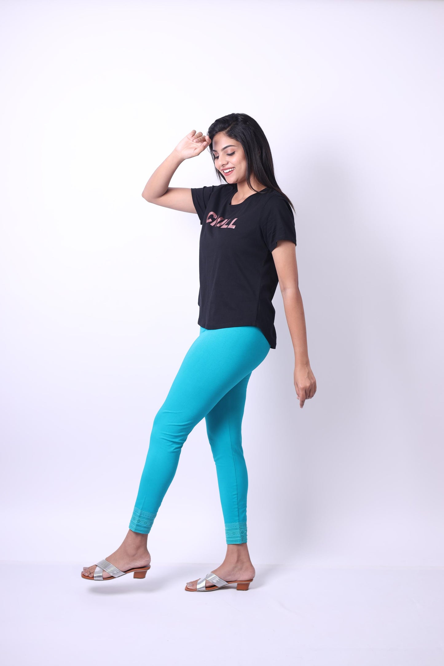 Stylish angle length leggings for women