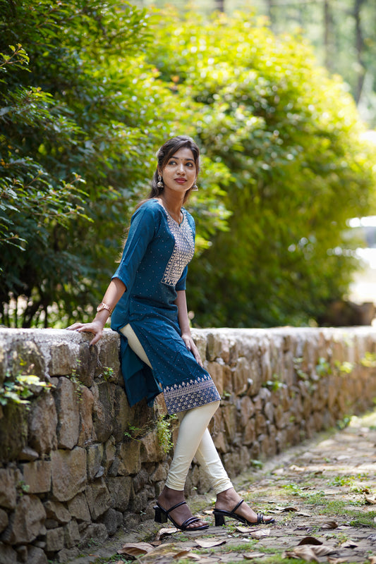 Elegant Green Floral Embroidered Kurti – Timeless Charm