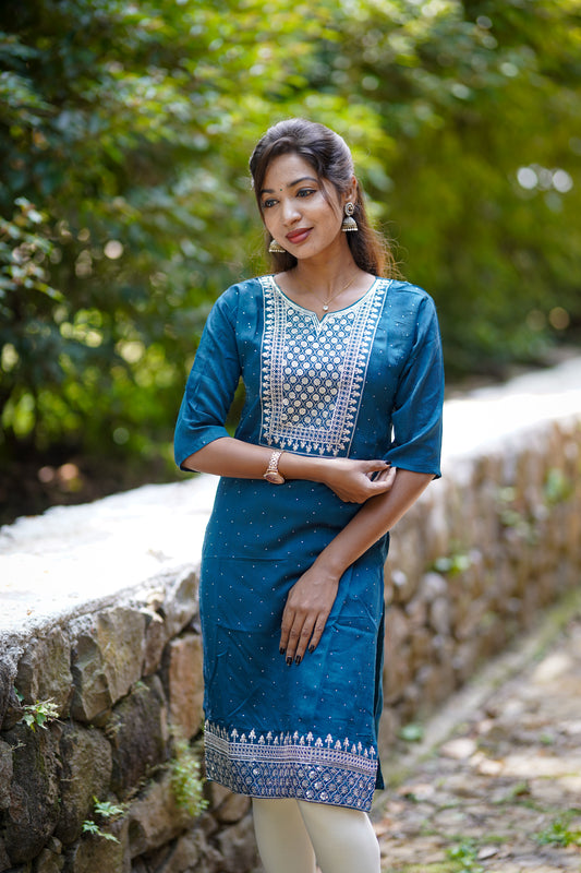 Elegant Green Floral Embroidered Kurti – Timeless Charm