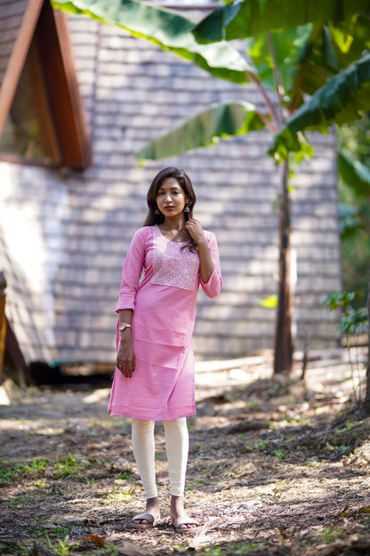Graceful Light Pink Embroidered Kurti – Everyday Elegance
